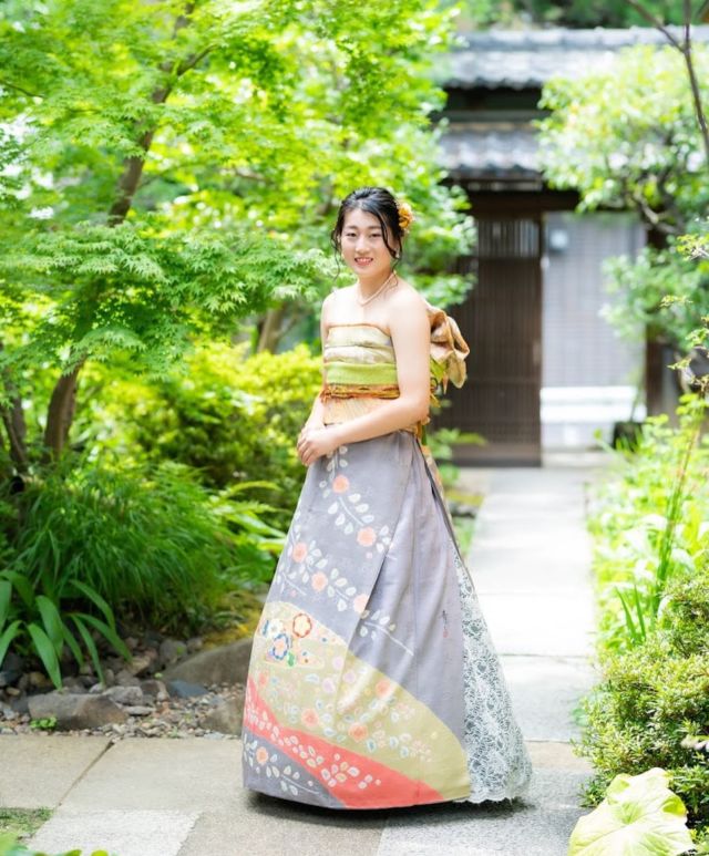 オリエンタル和装
・
『ゆりプロデュース撮影会』
・
成人式前撮り 後撮りに
振袖姿👘とオリエンタル和装姿👗を ロケーション撮影📷
・
大阪府枚方市 枚方公園前
「ひらかた京町家」
@hirakatakyomachiya にて

※写真の無断転載は ご遠慮下さい！
・
「ザ・オリエンタル和装®︎」
・
振袖👘を 裁断縫製は一切行わず 着付師の技術のみで 10分で ドレス👗姿へと変身させます。
登録商標登録第41種 第5448938号
愛知県弥富市の村井昭子代表によって 考案されました。
・
一般着付け着物の投稿は
@yuri_ueda_ 
・
#オリエンタル和装
#オリエンタル和装大阪代理店 
#オリエンタル和装関西代理店
#ゆりプロデュース撮影会 
#ひらかた京町家
#和ゆり着物教室
#着付けコンシェルジュ
#振袖ドレス
#着物ドレス
#プレ花嫁
#結婚準備
#結婚式
#披露宴
#ブライダル
#お色直し
#振袖
#ママ振袖
#花嫁衣装
#成人式
#成人式前撮り
#結婚式前撮り
#ウェディングフォト 
#ロケーション撮影
#枚方着物
#枚方着付け教室
#着付け講師
#一級着付け技能士
#ドレス#kimono  #orientalwasou